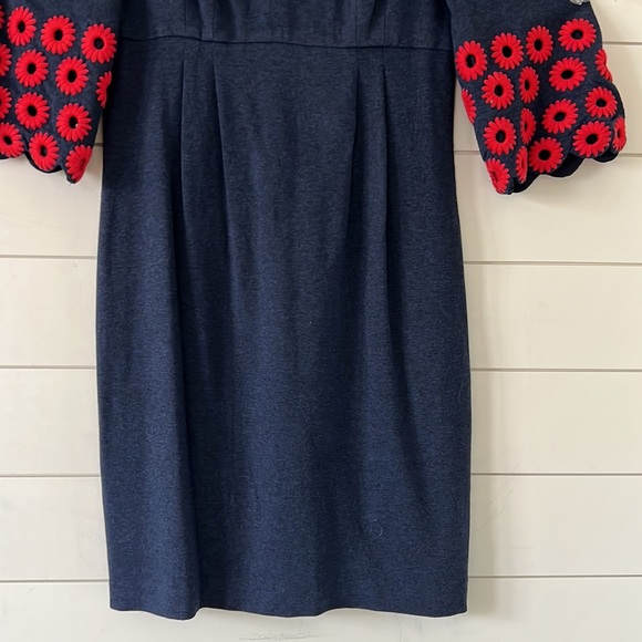 Trina Turk Size 6 Sheath Jersey Empire Waist Red Embroidered Daisy Sleeve - Picture 8 of 16